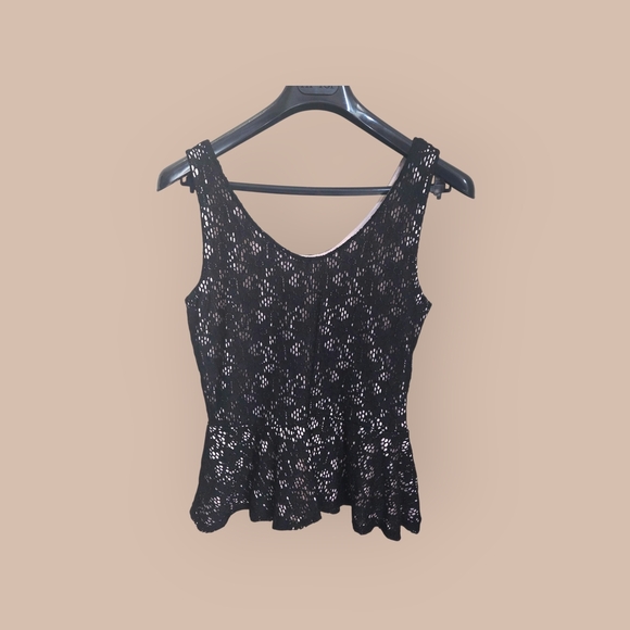 ⭐️Suzy Shier Black Fitted Peplum Tank Top Size MED - Picture 1 of 5